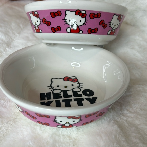 Hello Kitty set of med size pet bowls - Picture 3 of 4
